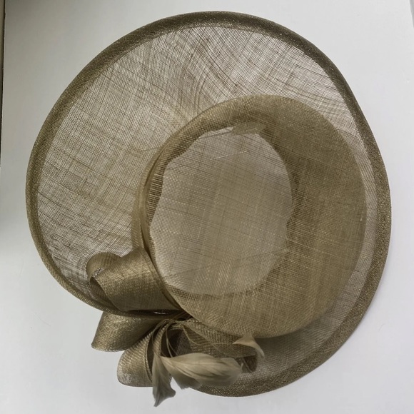 Women’s Straw Derby Wedding Hat Taupe 16” wide - Picture 4 of 9